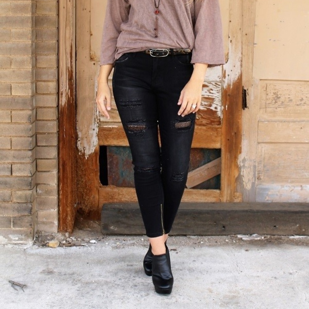 HP🎉L&B Black distressed denim w/sequins - Picture 2 of 8